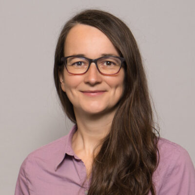 Porträtfoto von FutureCamp-Mitarbeiterin Irmgard Kunzmann
